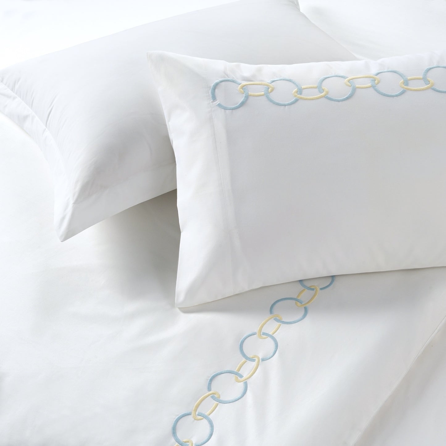 800 Thread Count Egyptian Cotton Benedict Bedding Set - White and Light Blue