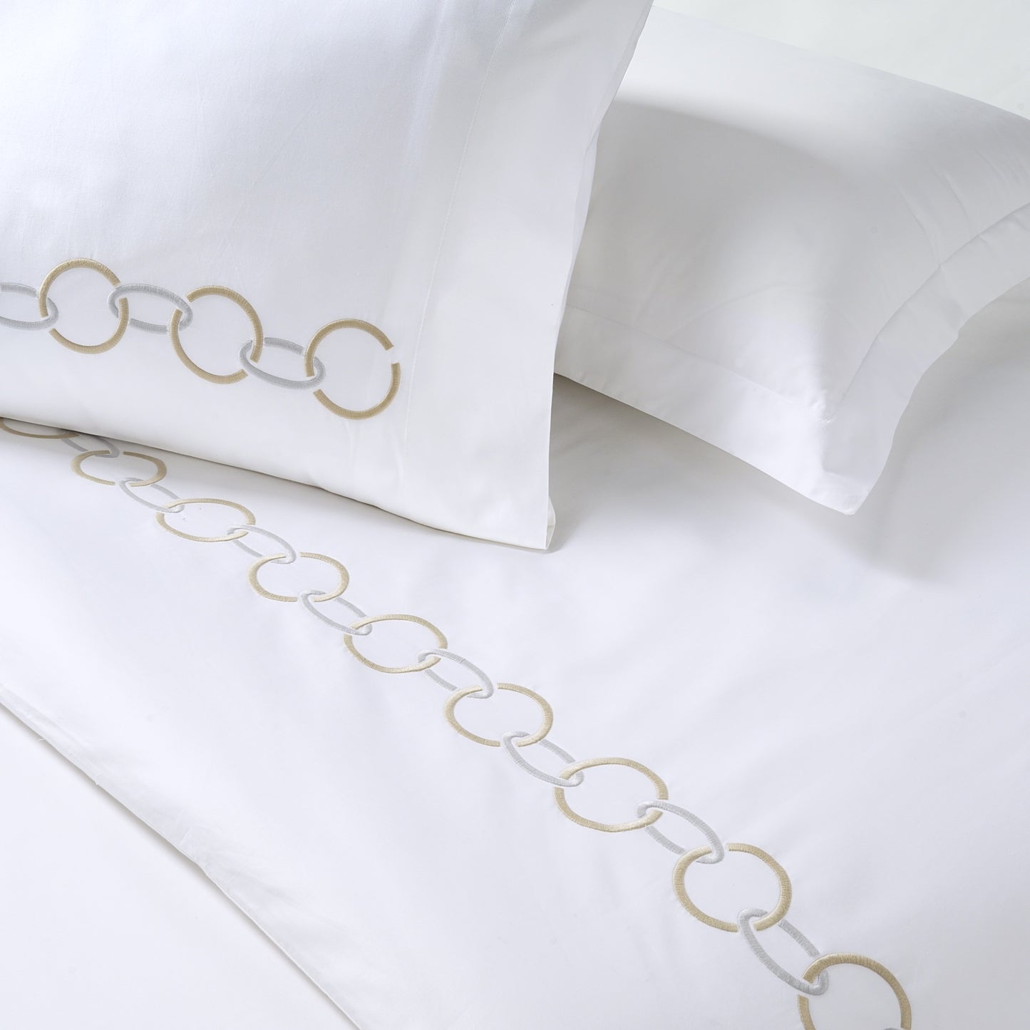 800 Thread Count Egyptian Cotton Benedict Bedding Set - White and Gold