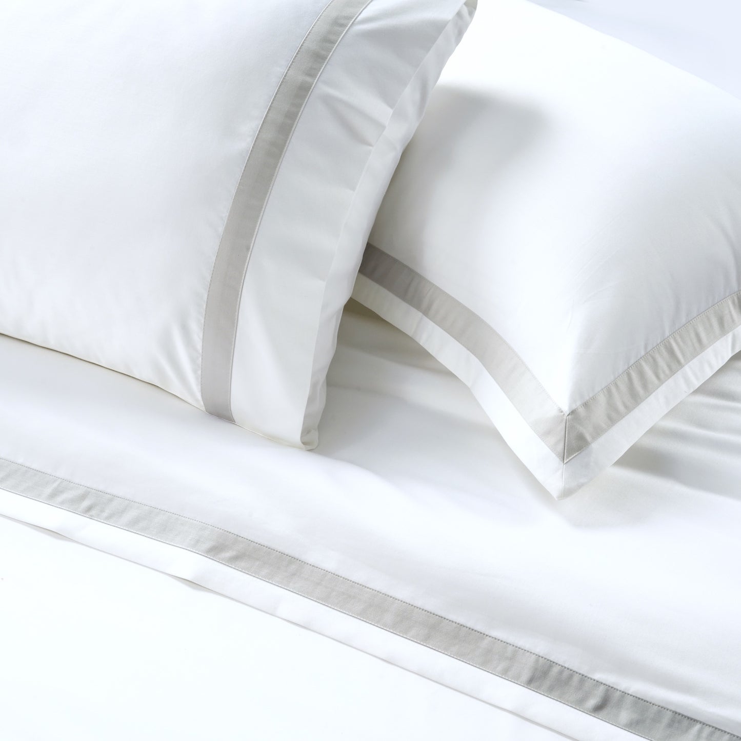 800 Thread Count Egyptian Cotton Heiress Bedding Set - White and Lunar Grey