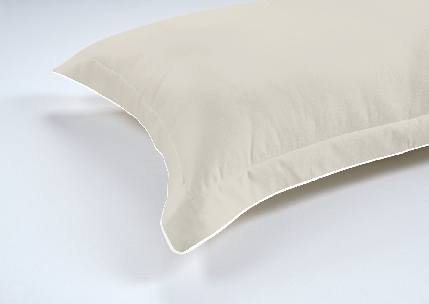 800 Thread Count Pair of Egyptian Cotton Duke of Bliss Lux Buttery Smooth Pillowcases - Ivory Accent