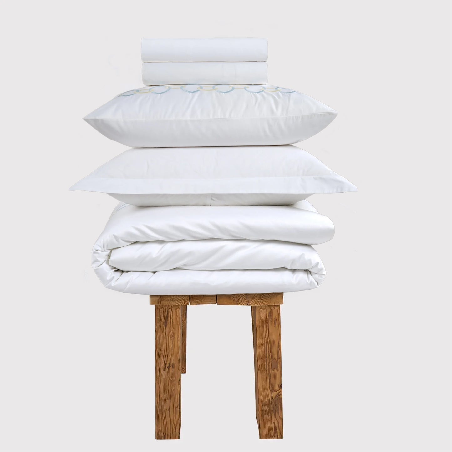 800 Thread Count Egyptian Cotton Benedict Bedding Set - White and Light Blue