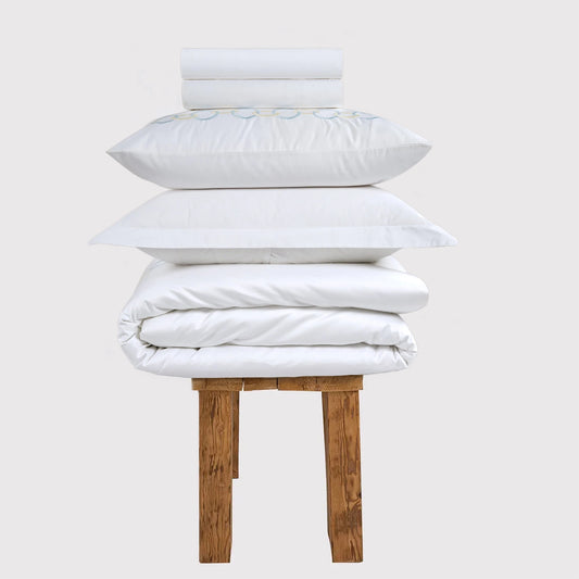 800 Thread Count Egyptian Cotton Benedict Bedding Set - White and Light Blue